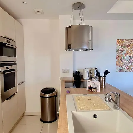 Aria Serena - Sejour Vue En Centre-ville - Classe 4 Etoiles